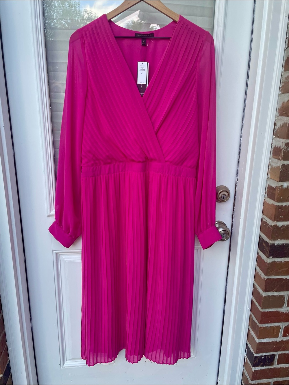 Banana Republic Fuchsia Pleated V-Neck Long Sleeve Dress
